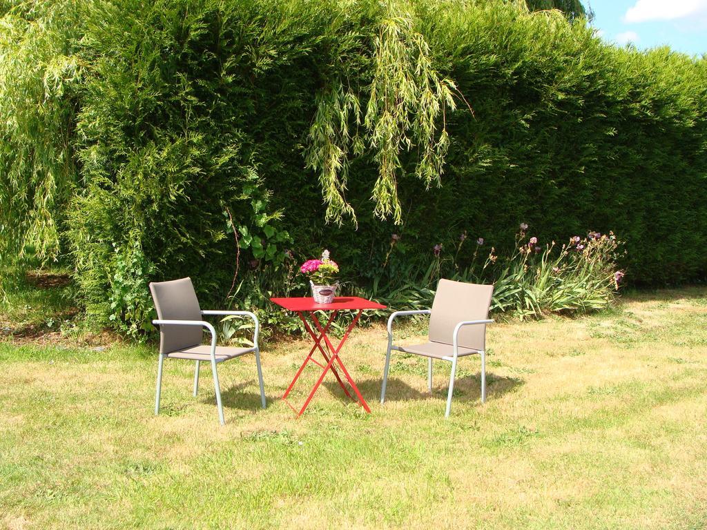 Le Vieux Castel Bed and Breakfast Goustranville Eksteriør billede