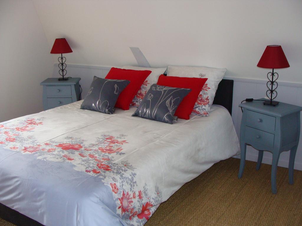 Le Vieux Castel Bed and Breakfast Goustranville Værelse billede