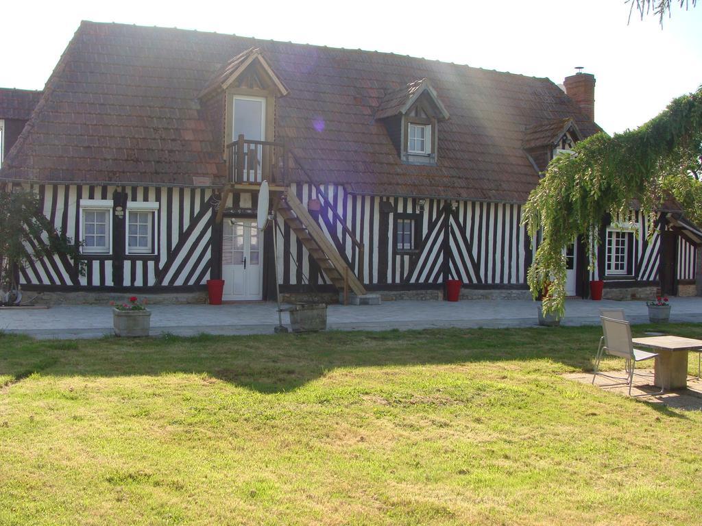 Le Vieux Castel Bed and Breakfast Goustranville Eksteriør billede
