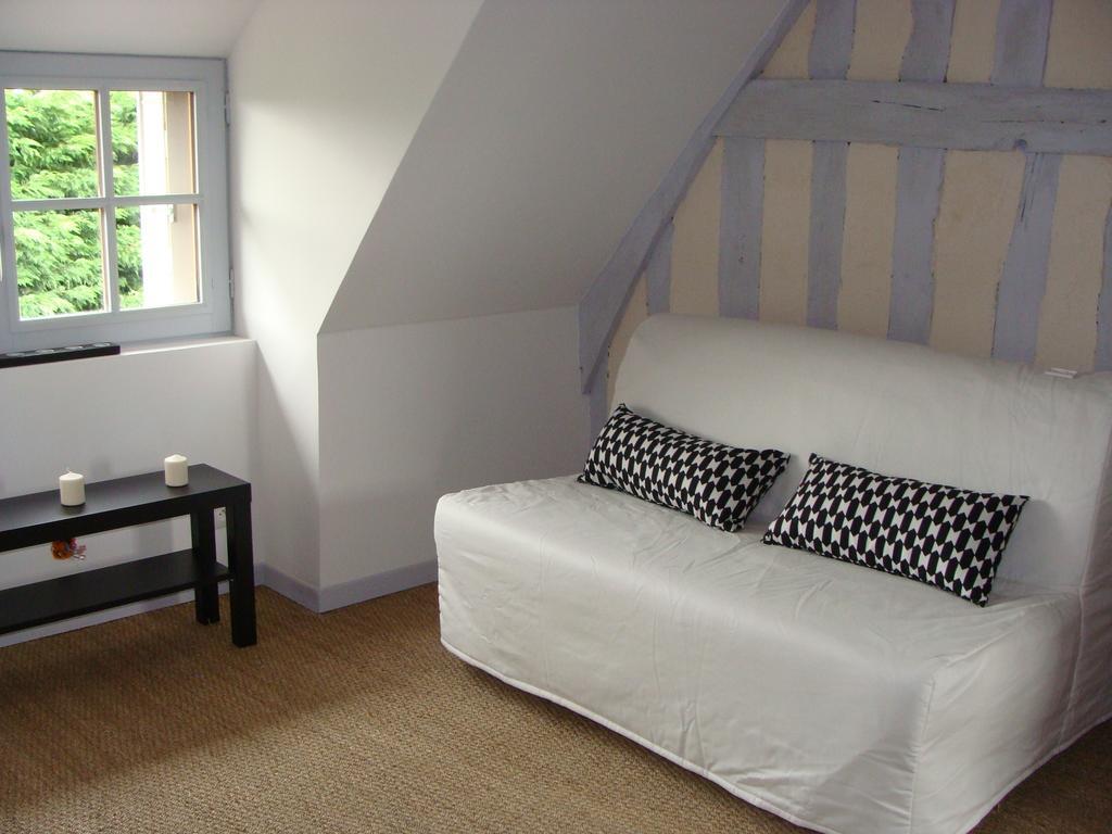 Le Vieux Castel Bed and Breakfast Goustranville Værelse billede