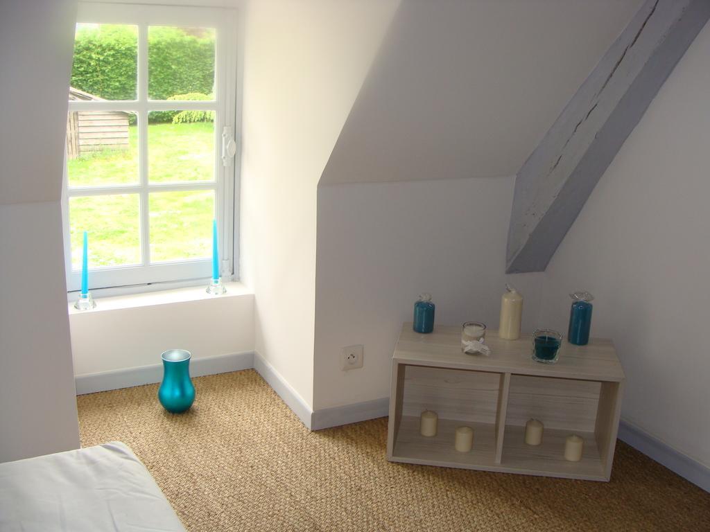 Le Vieux Castel Bed and Breakfast Goustranville Værelse billede